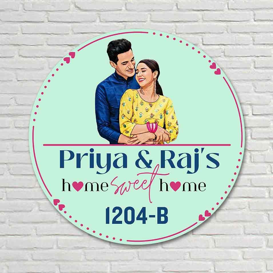 Caricature Couple Name Plate for Home Round Indoor Outdoor Nameplate