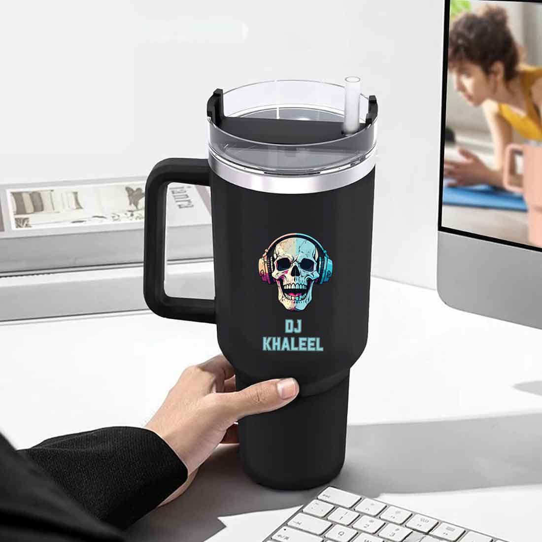 Nutcase Custom Insulated Coffee Tumbler with Straw-1200ml - Image 4