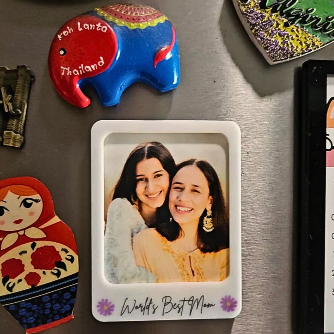 Personalized Mother’s Day Gift Box – LED Photo Lamp, Custom Magnet & Ferrero Rocher Chocolates - Image 2