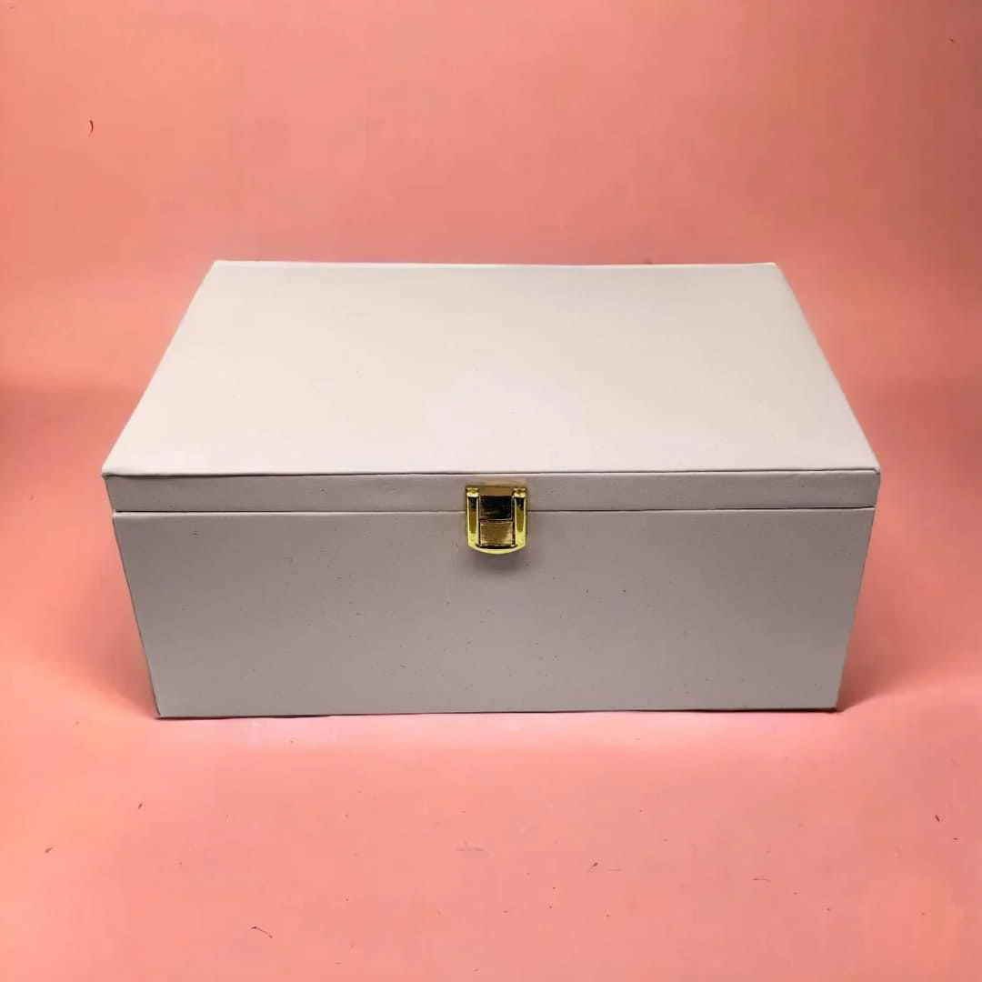 Black/Pink Gift Box for Her with Pink Temperature Tea Coffee Flask Bottle, Jewellery Box & Chocolates - Image 8