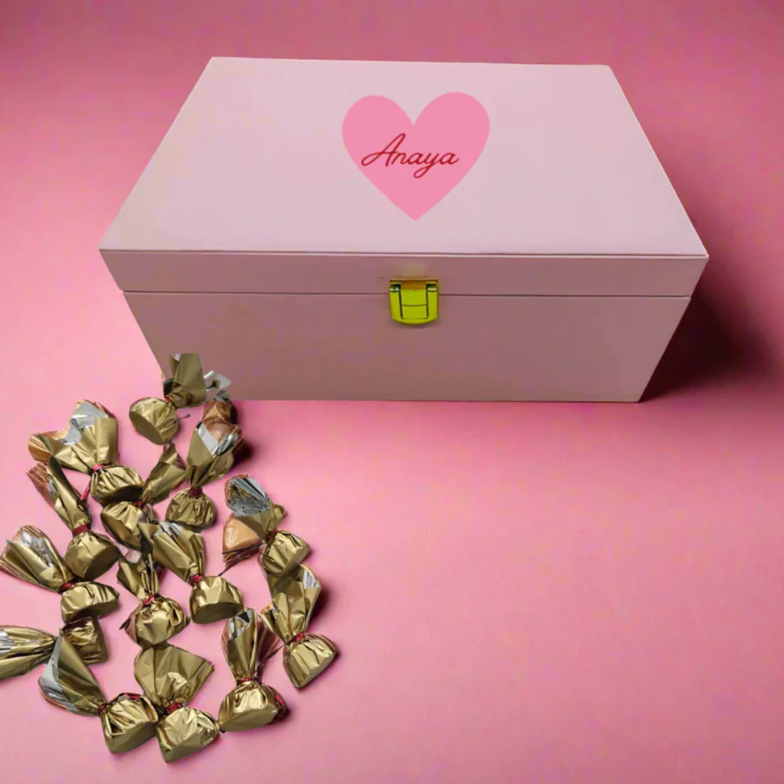 Customized Chocolate Box For Valentine's Day Women's Day Gift - XOXO