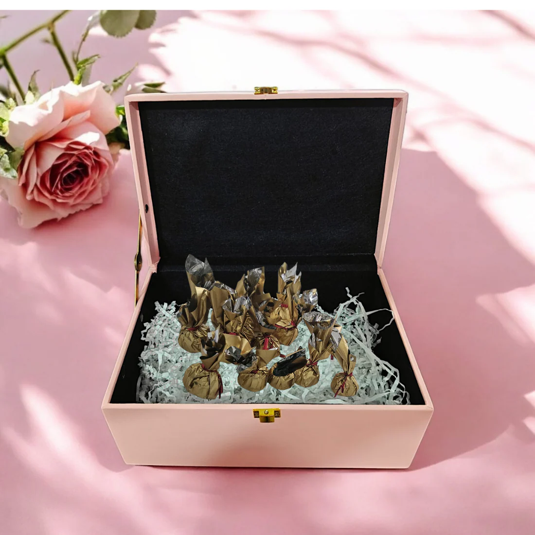 Customized Chocolate Box For Valentine's Day Women's Day Gift - XOXO - Image 3